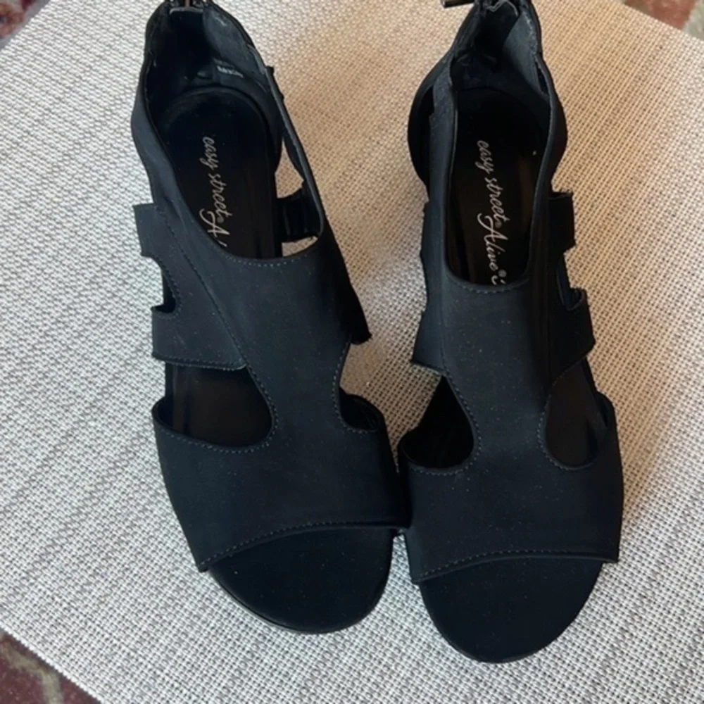 ♥️🥰Finesse by Easy Street Women's clear heels Pumps size7